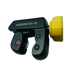 Compact pipe cutter 